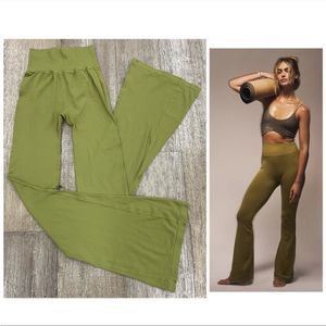 NWOT Free People Good Karma Flare Leggings MSRP $98 Dusted Military XS/S